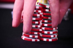 Видео: Трюки с покерными фишками 3 — The Tall Shuffle