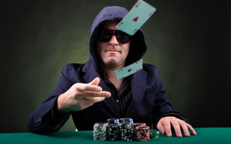 Сдаваться в покере – это нормально. Более того – это необходимо