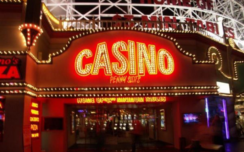 Менеджер мусороуборочной компании спустил $1,700,000 на покер и азартные игры