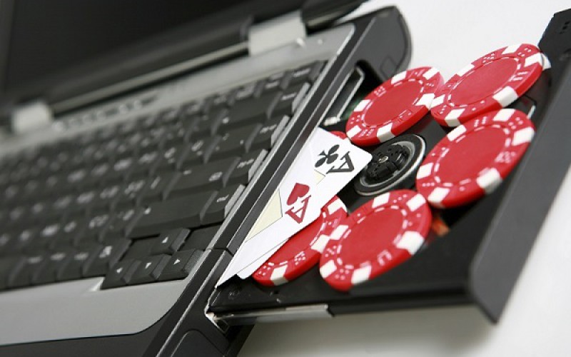 Вызывает ли зависимость онлайн покер?